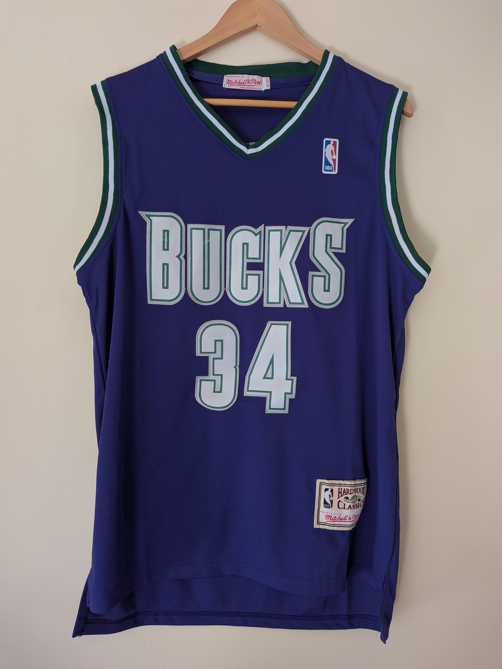 Mitchell & Ness Hardwood Classics Ray Allen Milwaukee Bucks #34 Jersey
